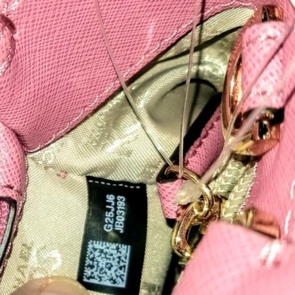 Michael Kors Saf Leathr Hailee Satchel/Wallet - Picture 10 of 14